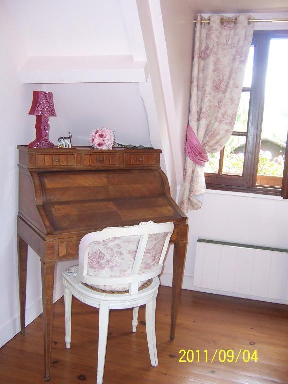 Вилла Aux Marguerites Sainte-Genevieve-les-Gasny Номер фото
