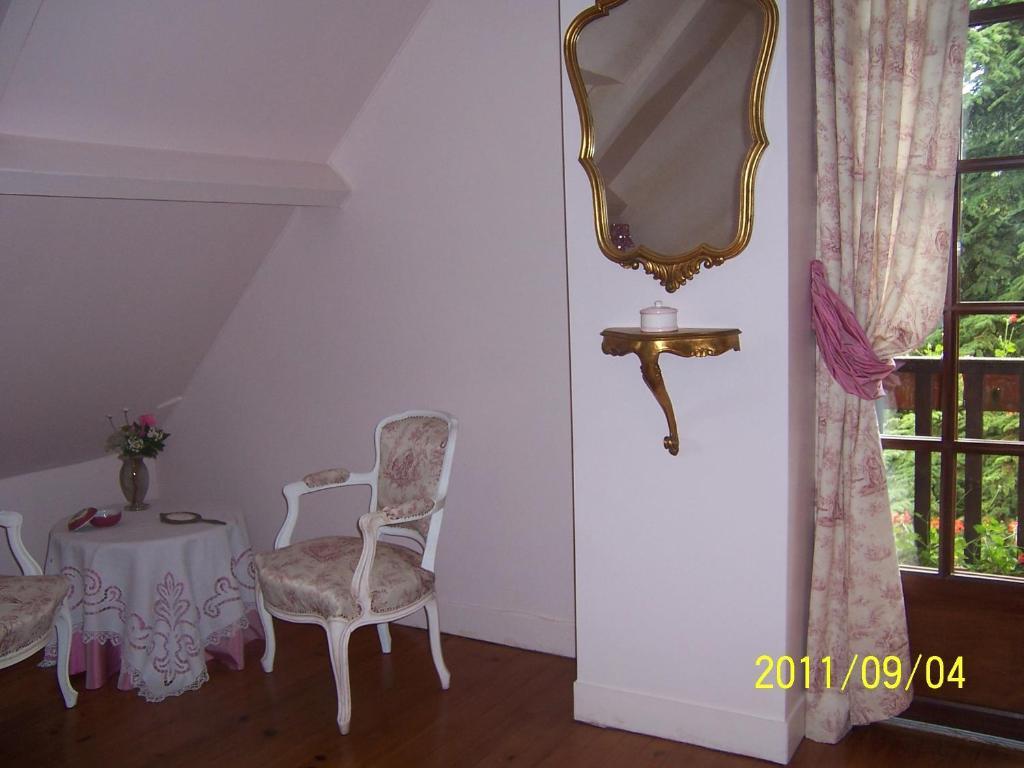 Вилла Aux Marguerites Sainte-Genevieve-les-Gasny Номер фото